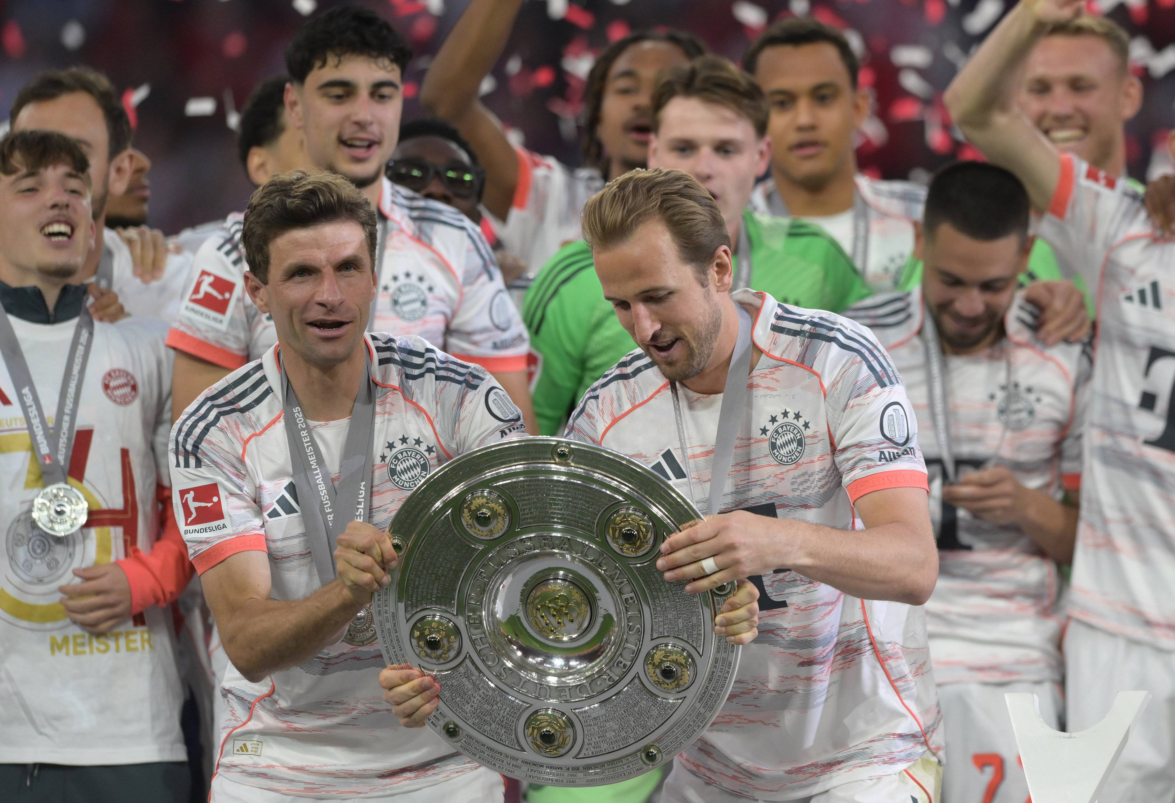 包含多特蒙德主场大捷，球员赛后激动庆祝胜利，来源这种生活.的词条如意体育平台官网