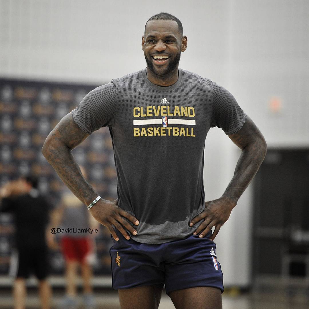 上海男篮第四外援抵达洛夫顿 如意体育平台官网